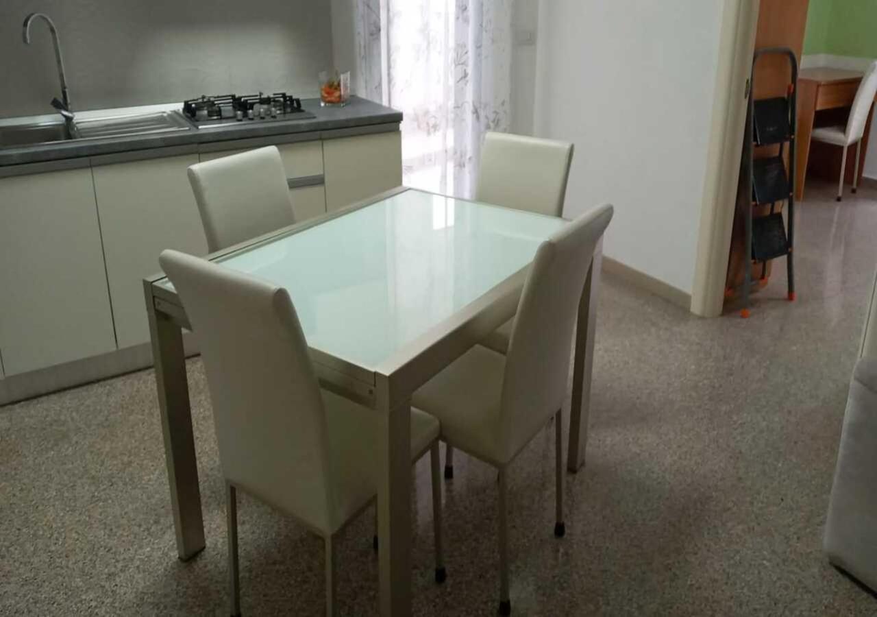 Fronte Mare By Apulia Accommodation Bari Exterior foto
