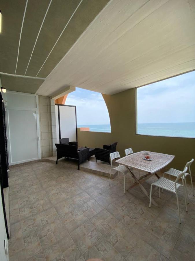 Fronte Mare By Apulia Accommodation Bari Exterior foto