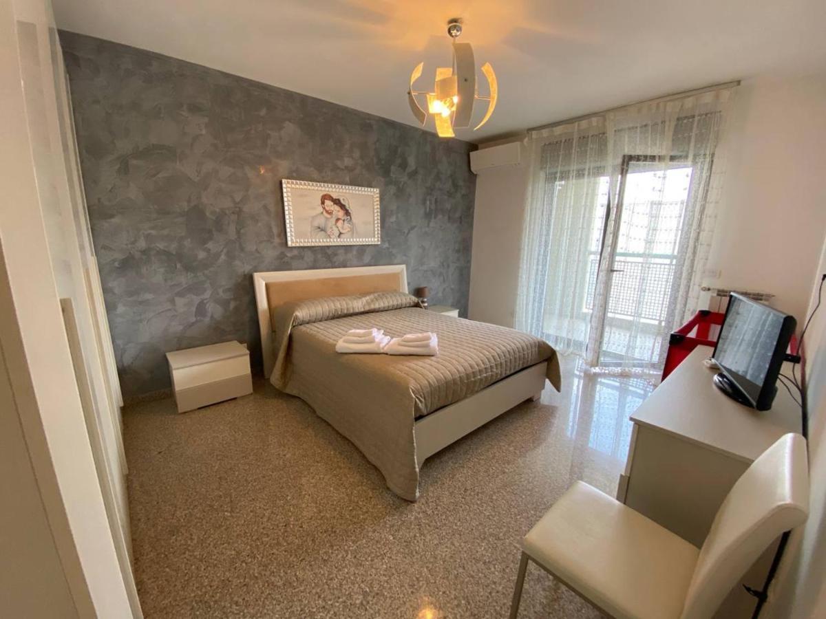 Fronte Mare By Apulia Accommodation Bari Exterior foto