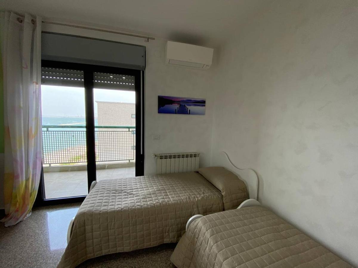 Fronte Mare By Apulia Accommodation Bari Exterior foto