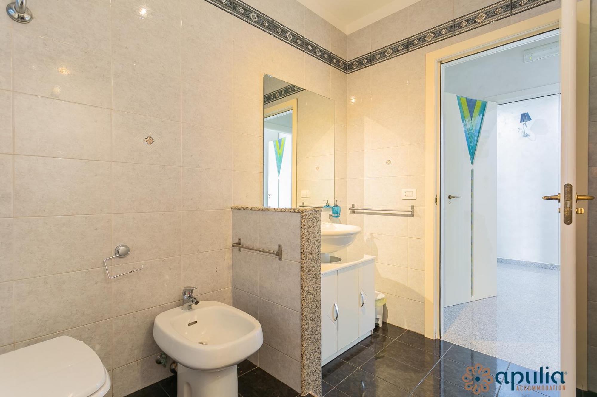 Fronte Mare By Apulia Accommodation Bari Exterior foto